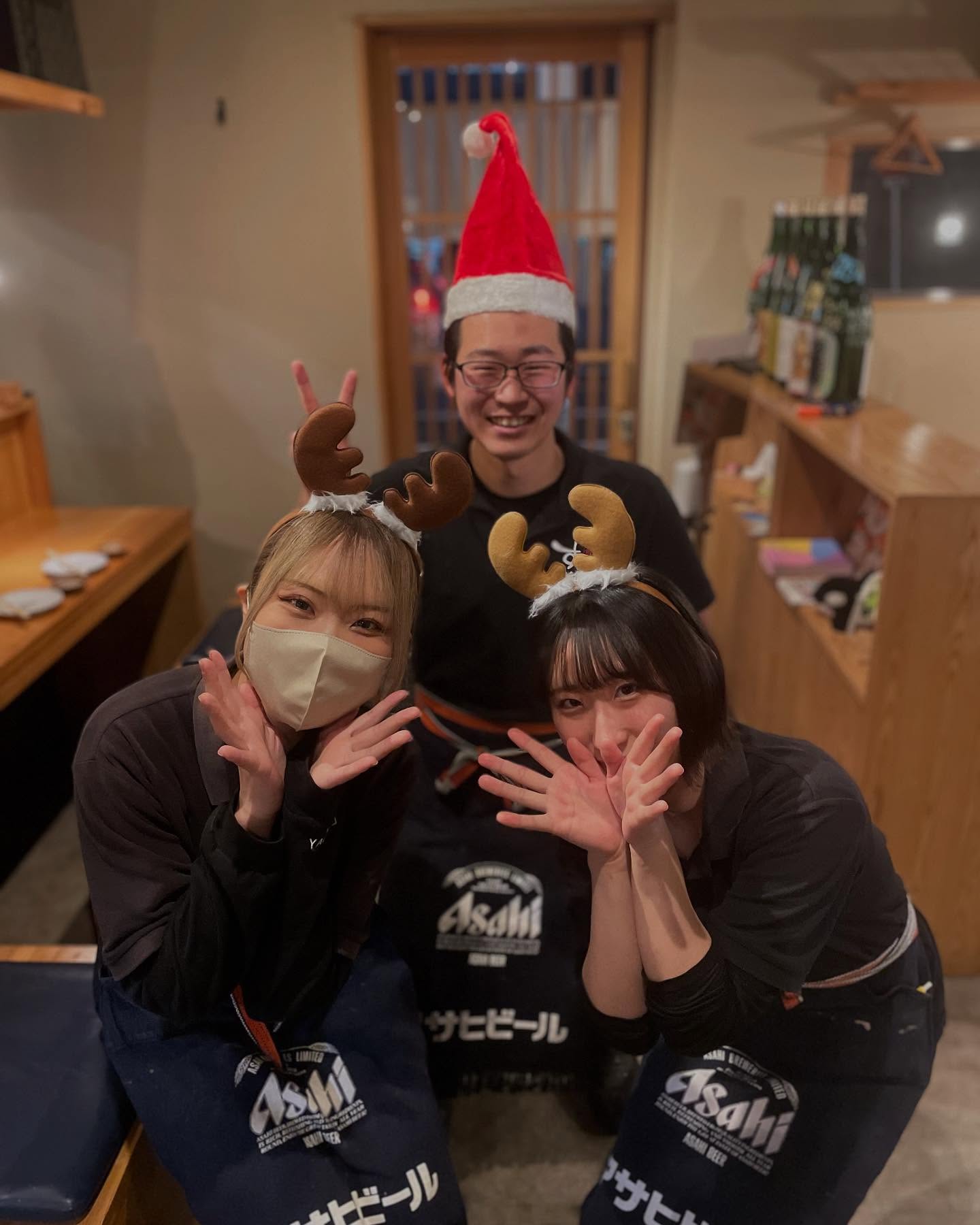 メリークリスマス
すいととは本日限定でコスプレをしています
トナカイさんとサンタさんがいますのでぜひご来店お待ちしております！