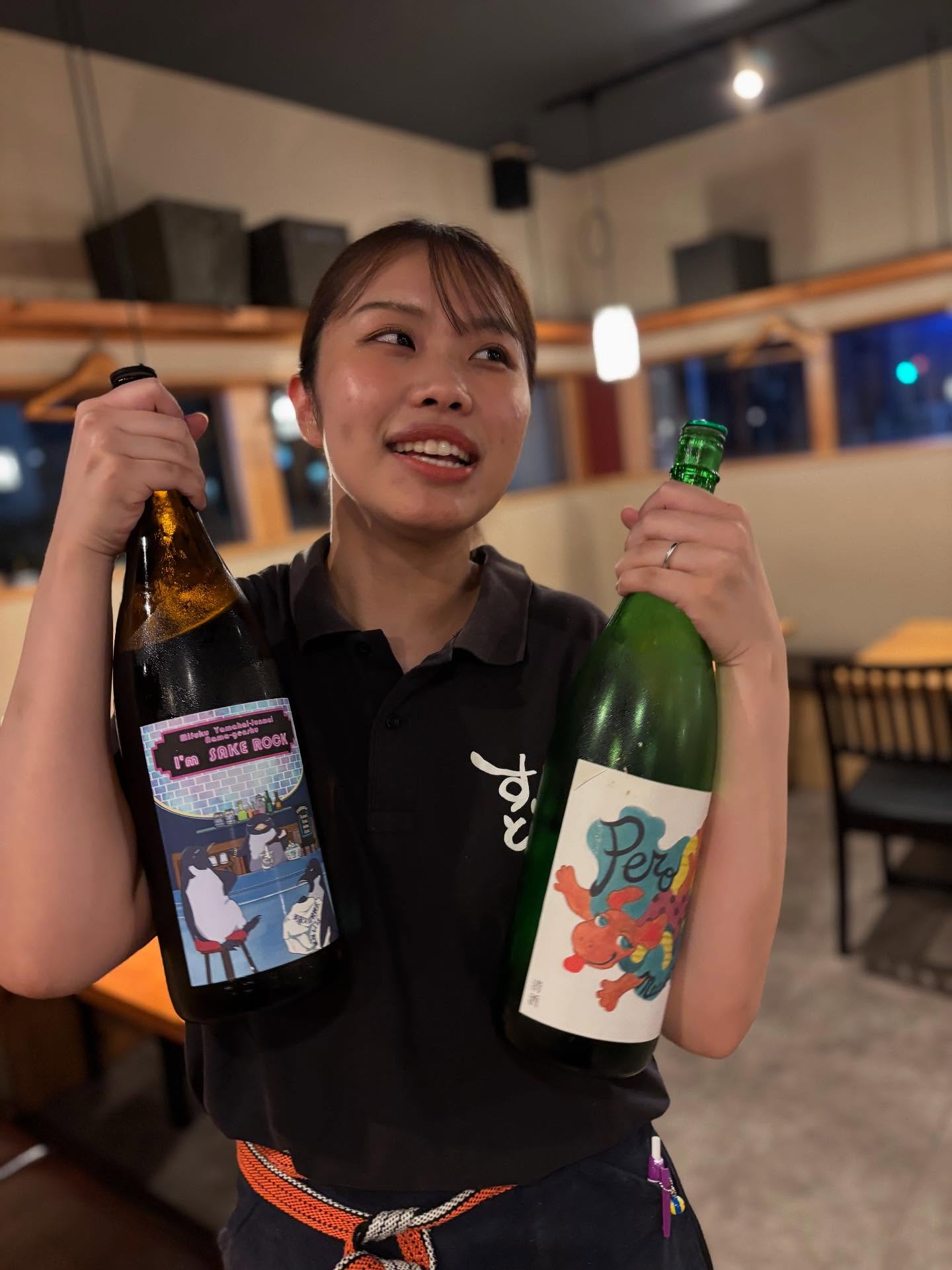 デザイナーで絵が上手だった花音ちゃん。日本酒が大好きで良くお客様で来てくれてましたね。太田の酒乱ガイドも一つ星まで取ることが出来ましたw
場を盛り上げるのが得意でいつも笑顔。反面、疲れている時は…w
すいととのメニューや、イベントのメニューまで手掛けてくれてました。2年半と長い月日でしたが新しい道に進む事になりました。
7/30 7/31で卒業となります｡･ﾟ･(ﾉ∀｀)･ﾟ･｡
新しい職場でもがんばれーーー！！