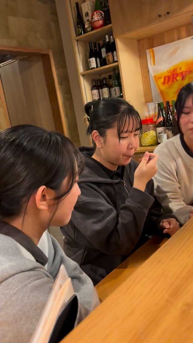 試食会だって言ってるのに…
いつでもキャッキャしてますねぇ。
かぼちゃのおつまみテリーヌ
ハロウィンまでやってま〜す！！