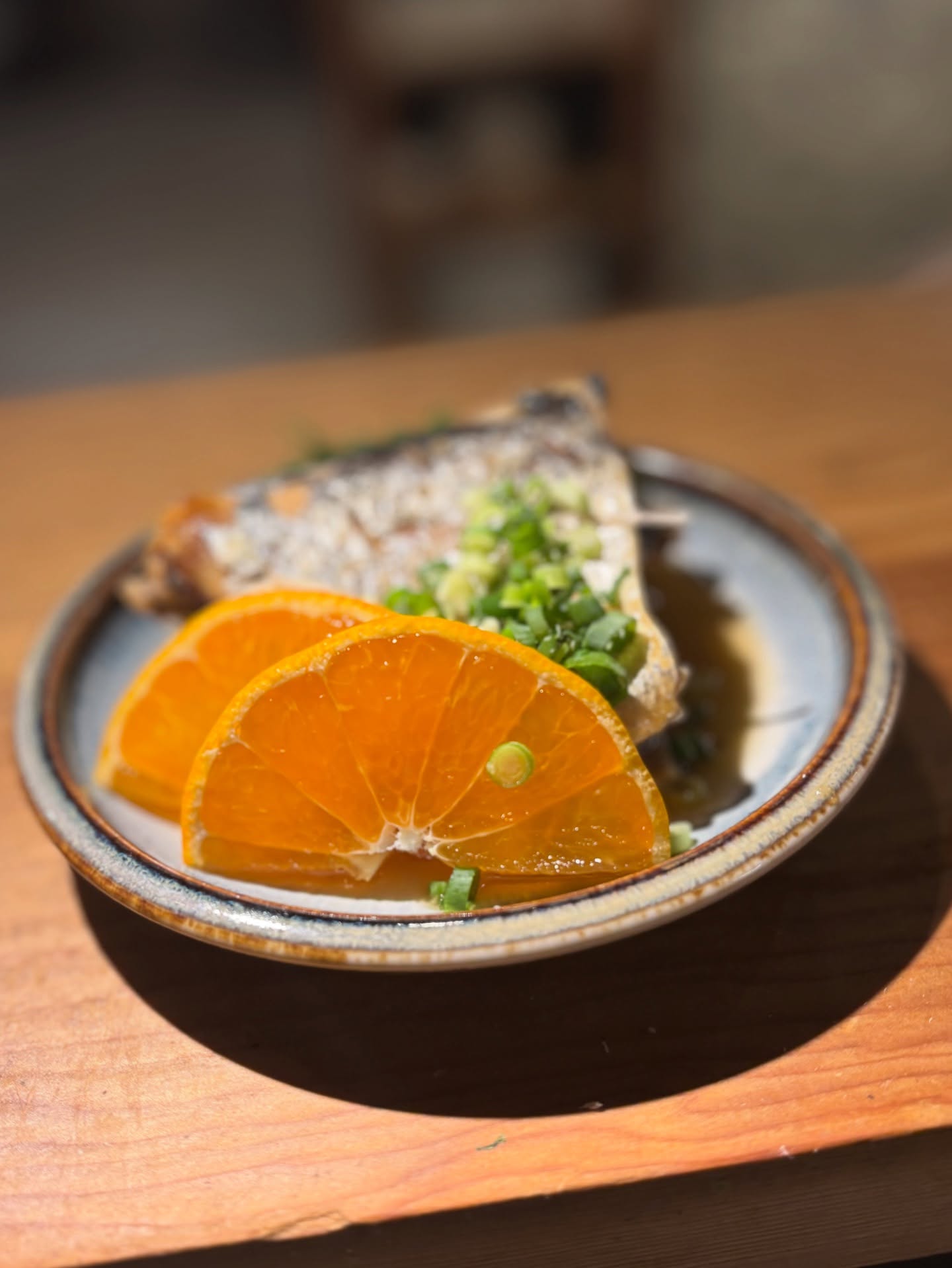 みかんメニュー！！
ニシンのみかん煮です！
みかんの甘味と酸味が煮付けの足らない部分を補ってとても美味しく作れました。
あくまでみかんが主役！！
みかんメニューまだ作る予定なので乞うご期待(//∇//)
最近、BGM使わせていただきありがとうございます！
@yurichans_bgm