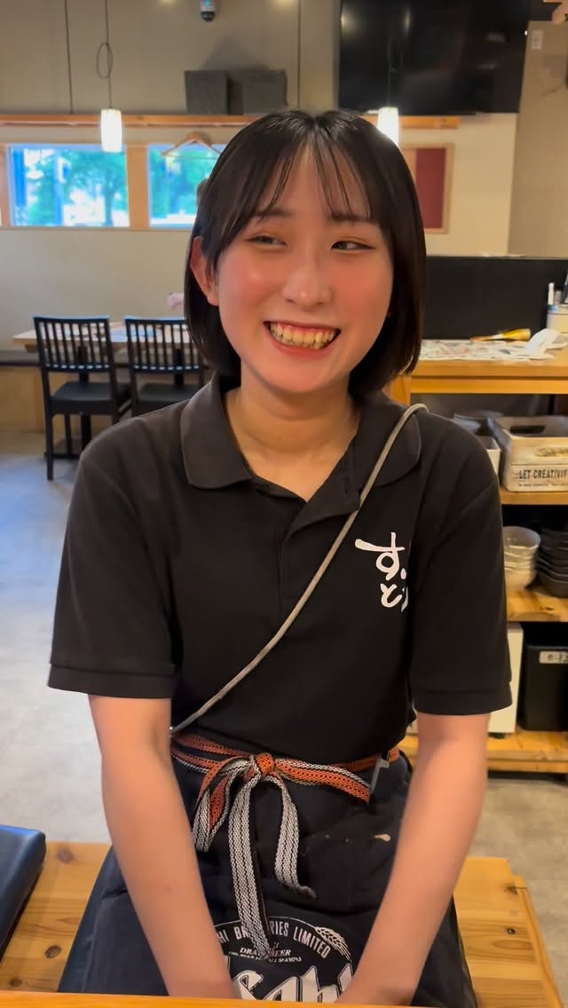 おてんば娘。こんな言葉が良く似合うとわちゃん。
いつも持ち前の明るさで周りまで笑顔にしてくれる、ムードメーカー。そしていつ休んでるのか分からない位、シフトには協力的。おじさんキラーで何人虜にしてきた事か…
そんなとわちゃんも看護師の職に向かう事になりました。
色々と厳しい世界だと聞いていますが、強い君ならきっと乗り越えて行けると信じています。
ちょっと遠いけどもまた顔出してくださいね。頑張れ〜(//∇//)